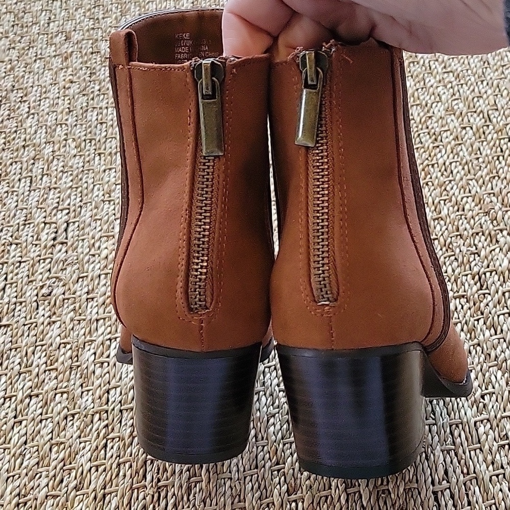 JUST FAB keke faux suede ankle boots. Trimmed in faux leather. Size is 6. - Picture 4 of 12